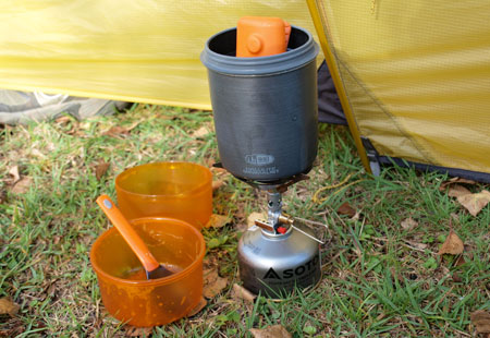 1109319tenttreeca2.jpg