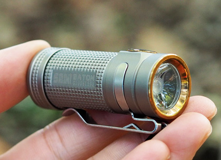 チタン製フラッシュライト Olight S MINI BATON: 自転車とアウトドアライフ（遊び）